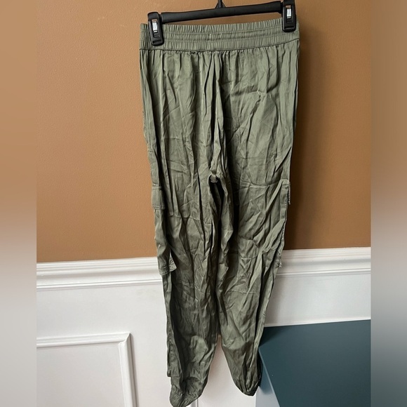 AERIE Satin Cargo Jogger Forest Green Olive Pants Size Small - Picture 10 of 12